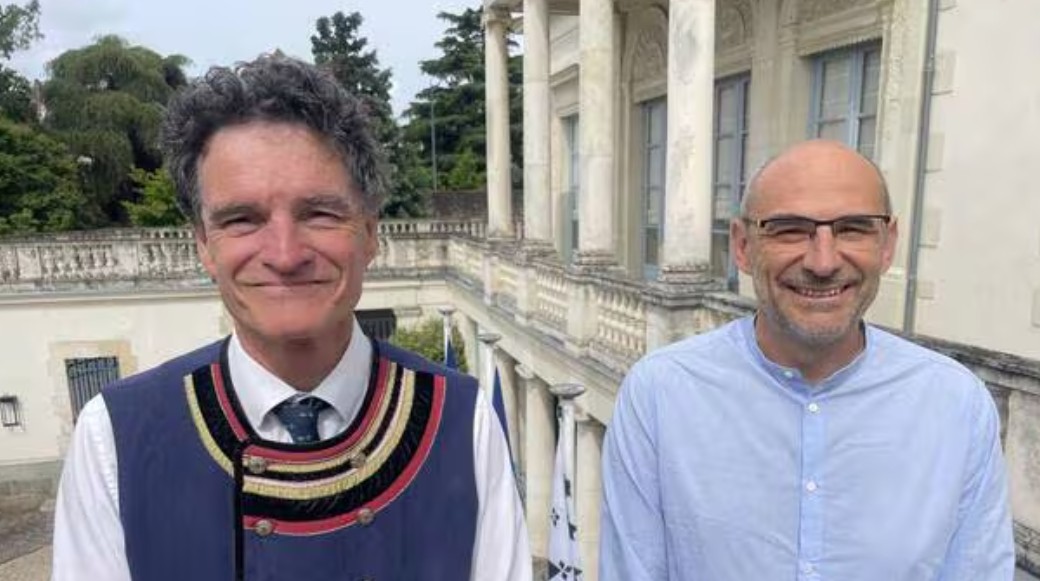 Paul Molac, conseiller régional de Bretagne et député du Morbihan (à gauche sur la photo) et Fulup Jakez, directeur de l’office public que la langue bretonne.