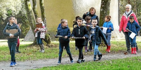 SAINT-AVE - École Notre-Dame. Les bilingues découvrent la nature