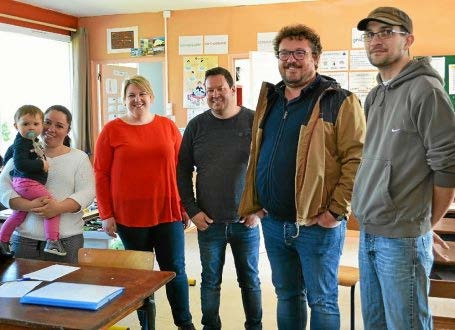 MAEL-CARHAIX - École du Sacré-Coeur. Les familles accueillies aux portes ouvertes