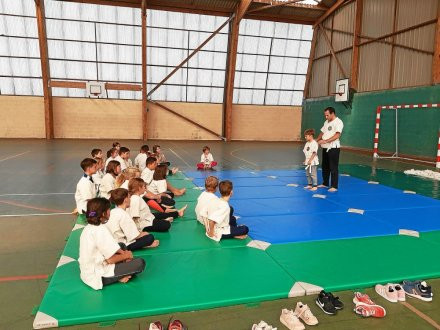 ROSPEZ - Gouren. Initiation à l'école Sainte-Marie