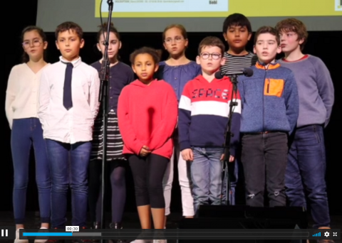 PLOUDALMEZEAU - Les CM de l'école Sainte Anne chantent Youn Gwernig