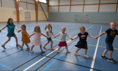 PLUMELIN - Les danses bretonnes ont conquis les écoliers
