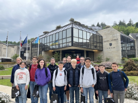 QUIMPER - Les élèves de la filière bilingue du Collège Le Likès à la maison départementale du Finistère