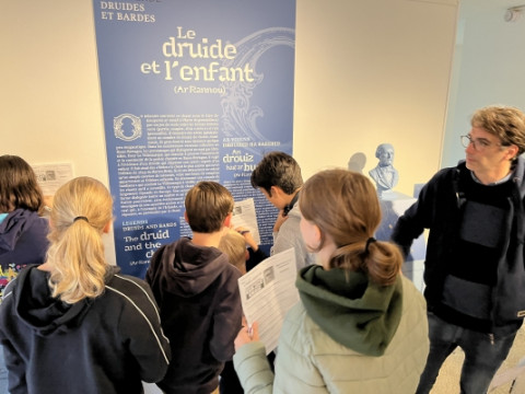 QUIMPER - La filière bilingue du Collège Le Likès au musée départemental Breton