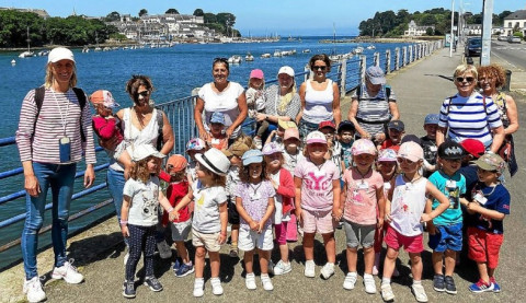 PONT L'ABBÉ (29)- Les maternelles de Notre-Dame des Carmes en classe de mer à Douarnenez