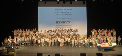 Vannes (56) -  Spectacle "Le Trésor oublié du Golfe du Morbihan", aboutissement d'une année de travail de la filière bilingue