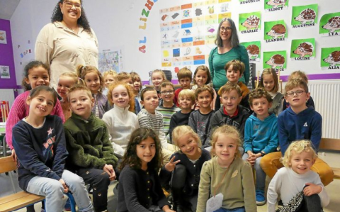 PLÉRIN (22)  Ecole Notre-Dame – Les petits plérinais de Notre-Dame sur la scène du Kan ar Bobl skolioù 