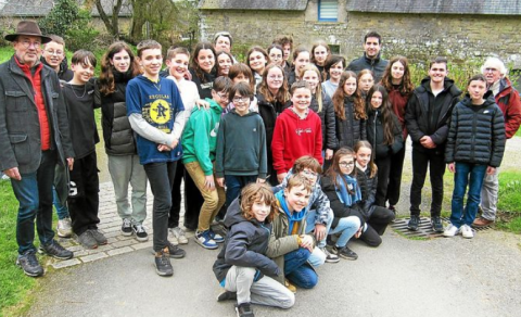 Sainte-Anne-d’Auray (56) - Les collégiens bretonnants préparent leur pièce de théâtre en passant par Grand-Champ